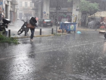 Meteo: Πολύ πιθανές οι έντονες βροχοπτώσεις και στην Αττική μετά το μεσημέρι