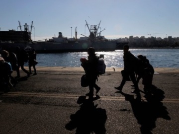 Στον Πειραιά το «Nήσος Σάμος» με 142 πρόσφυγες και μετανάστες, από Λέσβο και Χίο