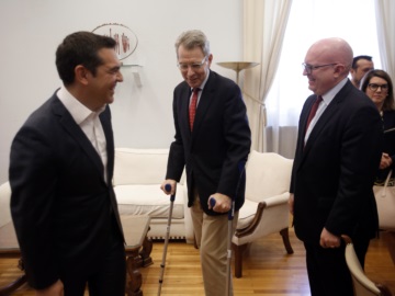 Συνάντηση του Αλέξη Τσίπρα με τον υφυπουργό Εξωτερικών των ΗΠΑ, Philip Reeker