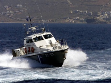 Σύγκρουση «φλάινγκ ντόλφιν» με θαλάσσιο ταξί ανοικτά της Ύδρας, με έναν τραυματία