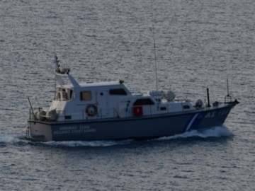 Βύθιση ταχύπλοου σκάφους στις Σπέτσες - Σώοι οι δύο επιβαίνοντες