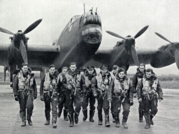 Όταν οι ήρωες πολεμούσαν σαν Έλληνες…Η άγνωστη ιστορία του Βρετανού αεροπόρου Τζορτζ Νταν