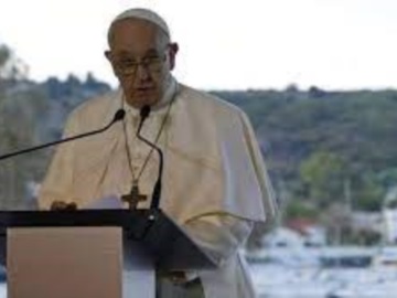 Πάπας Φραγκίσκος από Μυτιλήνη: Το προσφυγικό είναι πρόβλημα του κόσμου, μια ανθρωπιστική κρίση που αφορά όλους