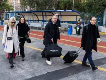 Αναχωρούν για Σπέτσες οι βουλευτές του ΣΥΡΙΖΑ – «Έχουμε να πούμε πολλά»
