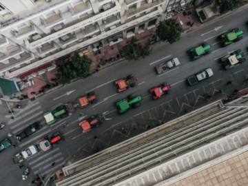 ΕΛ. ΑΣ: Στην κυκλοφορία έχουν δοθεί όλοι οι δρόμοι -Ολοκλήρωση των αγροτικών κινητοποιήσεων στο κέντρο της Αθήνας