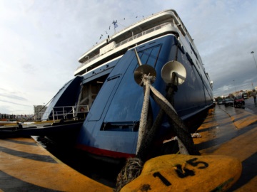Πειραιάς: Πλοίο με προορισμό Αίγινα, Μέθανα, Πόρο με 453 επιβάτες επέστρεψε εκτάκτως στο λιμάνι – Τι συνέβη