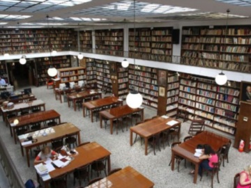 Άνοιξε ξανά τις πύλες της στο κοινό η Κεντρική Δημοτική Βιβλιοθήκη Πειραιά