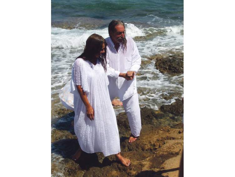 Βάφτιση στα γαλάζια νερά του Σαρωνικού 