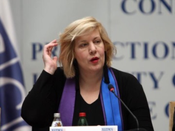 Μεταναστευτικό: Η Επίτροπος του Συμβουλίου της Ευρώπης για τα Ανθρώπινα Δικαιώματα Ντούνια Μιγιάτοβιτς προτρέπει τα κράτη-μέλη της ΕΕ να υιοθετήσουν «πιο ανθρωπιστική» πολιτική
