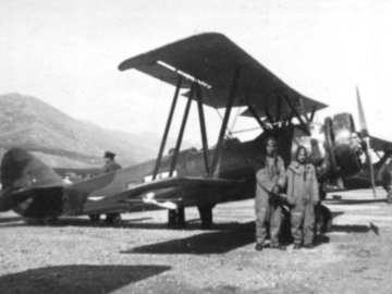 ΑΦΙΕΡΩΜΑ-28Η ΟΚΤΩΒΡΙΟΥ/ Κ. Χατζηλάκος: Ένας από τους τελευταίους αεροπόρους της γενιάς του &#39;40