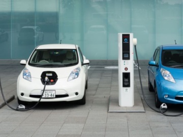 Γερμανία: Ένα εκατομμύριο σταθμούς φόρτισης για ηλεκτρικά αυτοκίνητα θέλει η καγκελάριος Μέρκελ μέχρι το 2030