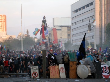 Χιλή: Νέες κινητοποιήσεις σε όλη τη χώρα - Εκατοντάδες χιλιάδες διαδηλωτές ζητούν βαθιές μεταρρυθμίσεις