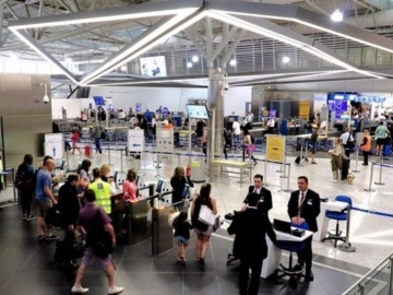 Πάνω από 60 εκατ. επιβάτες διακινήθηκαν το α&#39; δεκάμηνο στα αεροδρόμια
