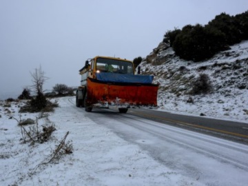 Οι περιοχές της Πελοποννήσου που αντιμετωπίζουν προβλήματα λόγω χιονιού και παγετού