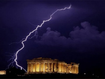 Επτακόσιοι κεραυνοί έπεσαν τη Δευτέρα στην Αττική και 11.000 σε όλη την Ελλάδα, σύμφωνα με το meteo του Αστεροσκοπείου – Ο καιρός την Τρίτη