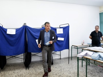 Παραιτείται ο Θεοδωράκης από την ηγεσία του Ποταμιού - Εισηγήθηκε να μην κατέβει το κόμμα στις εκλογές