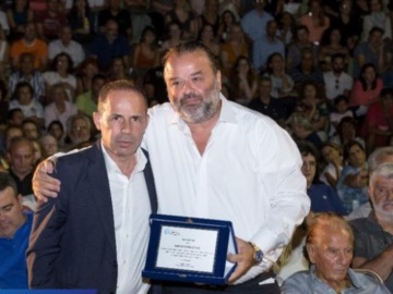 Ο κ. Ηλιόπουλος της εταιρείας Seajets βραβεύεται για τη συνολική προσφορά του στους πληγέντες στο Μάτι