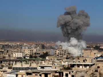 Συρία: Τουλάχιστον εννέα νεκροί, μεταξύ τους πέντε παιδιά, από βομβαρδισμό κυβερνητικών δυνάμεων ενός σχολείου στην ελεγχόμενη από τους τζιχαντιστές επαρχία Ιντλίμπ