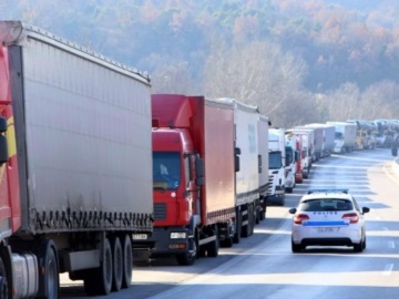 Απαγόρευση κυκλοφορίας φορτηγών αυτοκινήτων ωφελίμου φορτίου άνω του 1,5 τόνου σε Αττική οδό, δυτική περιφερειακή λεωφόρο Υμηττού και περιφερειακή Αιγάλεω