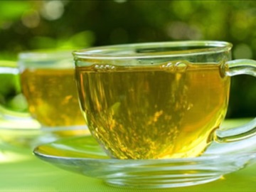 Όσοι πίνουν συχνά τσάι, ιδίως πράσινο, ζουν περισσότερα χρόνια και αρρωσταίνουν πιο σπάνια, σύμφωνα με κινεζική έρευνα