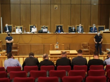 Δίκη Χρυσής Αυγής: Διέκοψε για αύριο στις 11 το πρωί το δικαστήριο