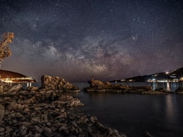 Βαγγέλης Καΐκας: Φωτογραφίζοντας τα αστέρια πάνω από τον Πόρο