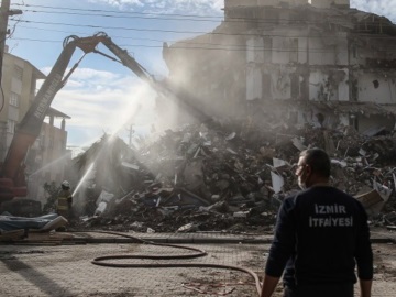 Τουρκία: Στους 92 οι νεκροί από τον σεισμό της Παρασκευής