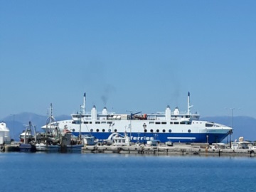 Δραστική μείωση δρομολογίων πλοίων στο Σαρωνικό