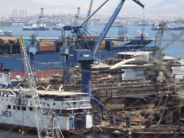 Ανασυγκρότηση της ναυπηγικής βιομηχανίας στην Ελλάδα