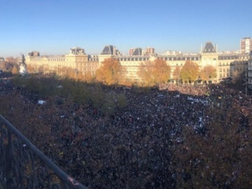 Γαλλία: Εκατοντάδες χιλιάδες διαδηλώνουν κατά του νόμου που ποινικοποιεί την βιντεοσκόπηση ή φωτογράφιση αστυνομικών