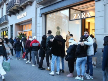 Οι Καταλανοί βγήκαν για ψώνια παρά την πανδημία - Ρεπορτάζ του Κώστα Αργυρού