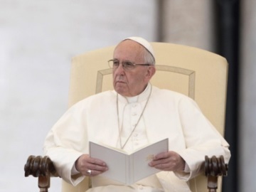 Ο πάπας Φραγκίσμος θα απευθύνει το χριστουγεννιάτικο μήνυμά του από το εσωτερικό του Βατικανού