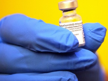 Κορωνοϊός: Ολα όσα πρέπει να γνωρίζουμε για το εμβόλιο Pfizer-BioNTech σε 14 ερωτήσεις-απαντήσεις