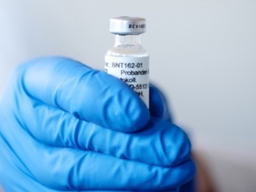 Τον Σεπτέμβριο θα ολοκληρωθεί η διανομή των 200 εκατ. δόσεων του εμβολίου των Pfizer/BioNTech