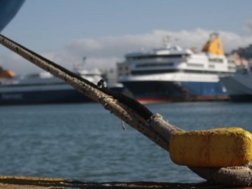 «Πλοία Φιλοξενίας» για τους μετανάστες προτείνει το ΕΒΕΠ για τα νησιά