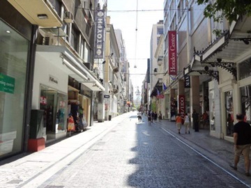 Υποχρεωτικό κλείσιμο καταστημάτων στο σύνολο της αγοράς ζητά ο Εμπορικός Σύλλογος Αθηνών