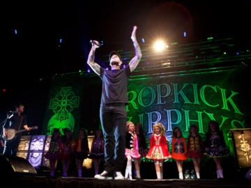 Ιρλανδία: Σε... καραντίνα και ο Άγιος Πατρίκιος - Live Stream από τη Βοστώνη οι Dropkick Murphys 