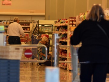 Κλειστά τις Κυριακές τα σούπερ μάρκετ και καταστήματα που πωλούν τρόφιμα -Τα νέα ωράρια 