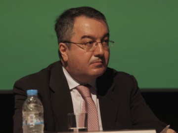 Ο Ηλίας Μόσιαλος εκπρόσωπος της ελληνικής κυβέρνησης στους διεθνείς οργανισμούς για τον κορονοϊό