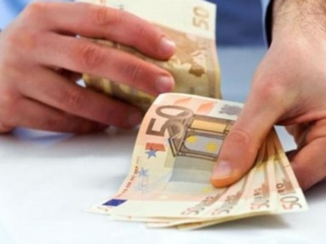 Τι διευκρινίζει η ΚΥΑ για το επίδομα των 800 ευρώ 