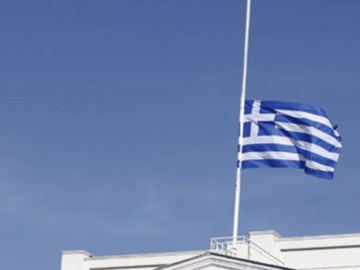 Μεσίστια αύριο η σημαία στην Ακρόπολη για τον ύστατο χαιρετισμό στον Μανώλη Γλέζο