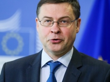 Β. Ντομπρόβσκις: Η ΕΕ θα μπορούσε να χρηματοδοτήσει ταμείο ανασυγκρότησης ύψους 1,5 τρισ. ευρώ