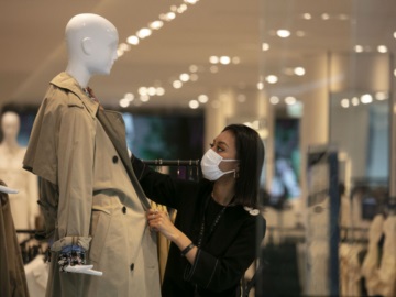 Κορονοϊός: Πως θα δοκιμάζουμε ρούχα - Τι αλλάζει στα καταστήματα