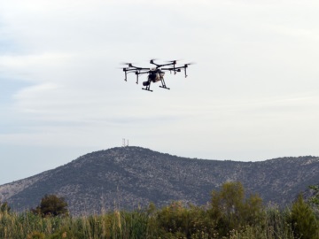Συνεχίζονται με drones οι ψεκασμοί κατά των κουνουπιών από την Περιφέρεια Αττικής