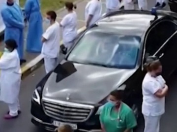 Γιατροί και νοσηλευτές νοσοκομείου γυρίζουν τη πλάτη στην πρωθυπουργό του Βελγίου (βίντεο)