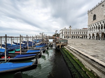 Η Βενετία περιμένει - Ρεπορτάζ του Κώστα Αργυρού