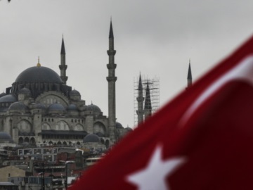 Handelsblatt: Η Γερμανία έβγαλε ταξιδιωτική οδηγία για την Τουρκία -«Τρίζουν οι σχέσεις της Αγκυρας με την ΕΕ» 