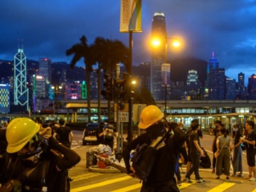 Νόμο κατά των διαδηλώσεων στο Χονγκ Κονγκ ψήφισε η βουλή της Κίνας