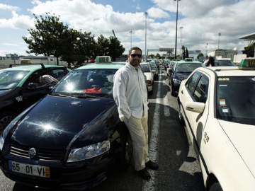Πορτογάλος ταξιτζής: Είδος υπό εξαφάνιση - Ρεπορτάζ του Κώστα Αργυρού