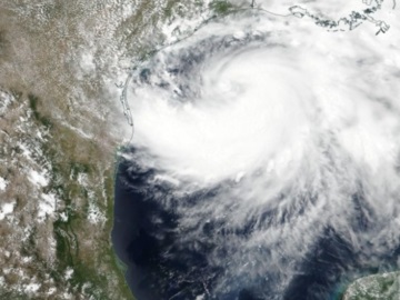 Ο κυκλώνας Χάνα πλήττει το Τέξας και κατευθύνεται προς το Μεξικό